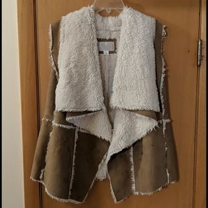 Xhilaration Target Faux Shearling Vest Size Large